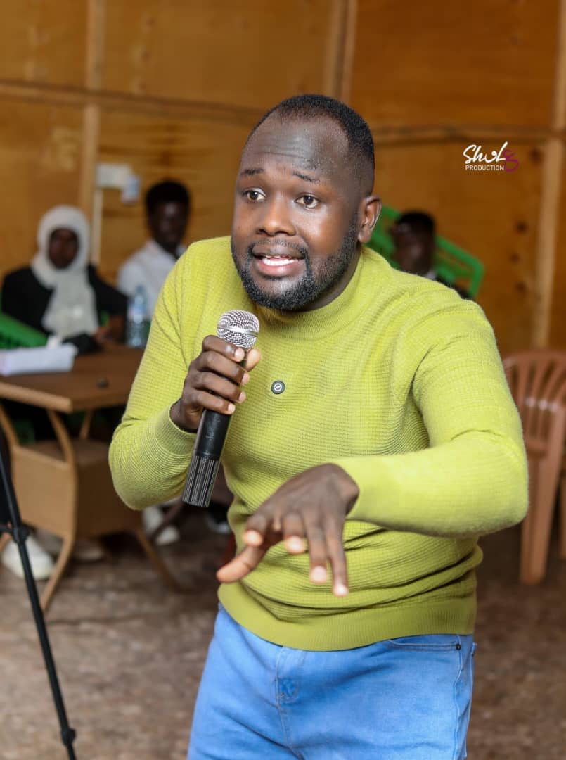 صورة الأستاذ نور الدين محمد